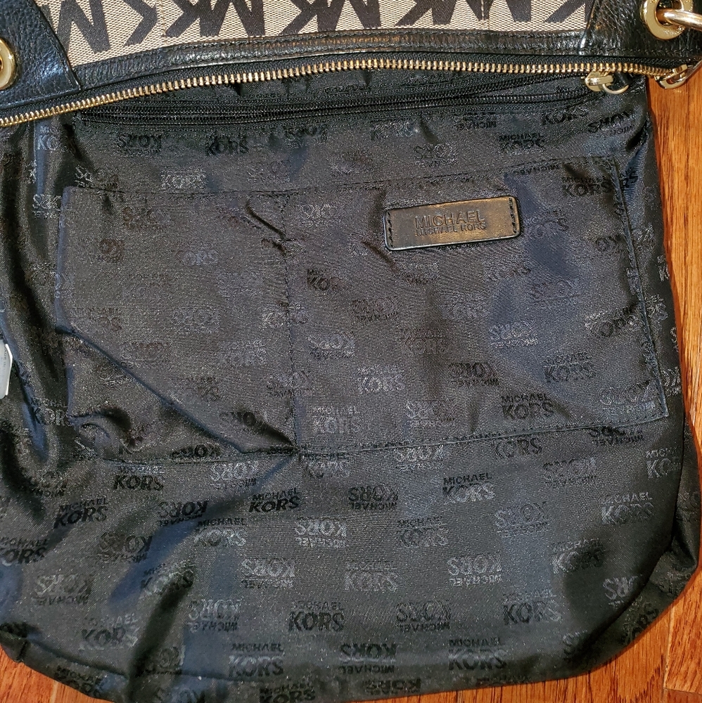 Michael Kors Handbag - Picture 2 of 4